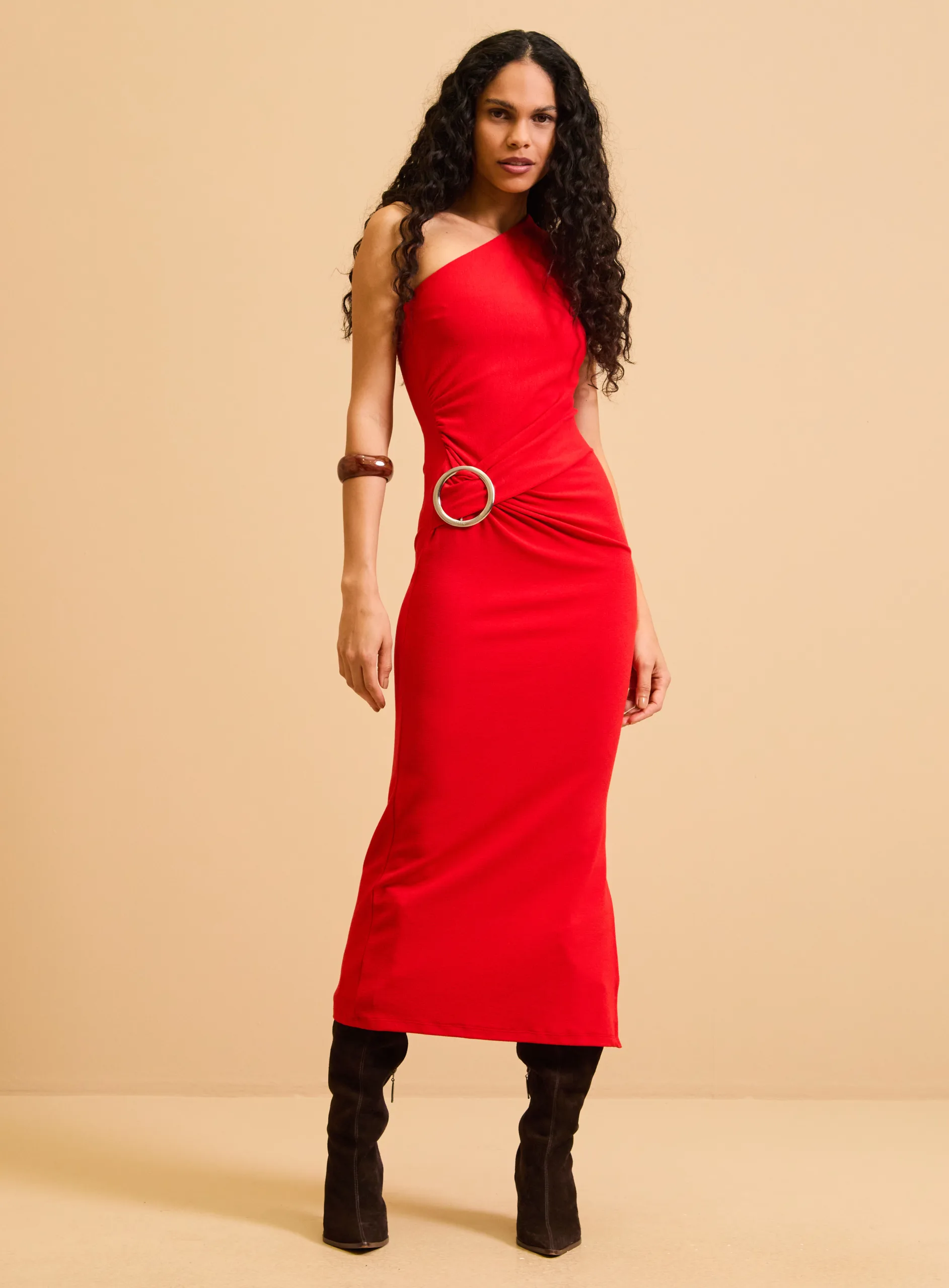 Vestido Midi Um Ombro com Drapeado e Argola - Forum