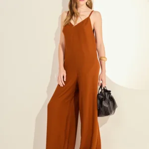 Macacão Pantalona Amplo Alças Finas Decote V - Forum
