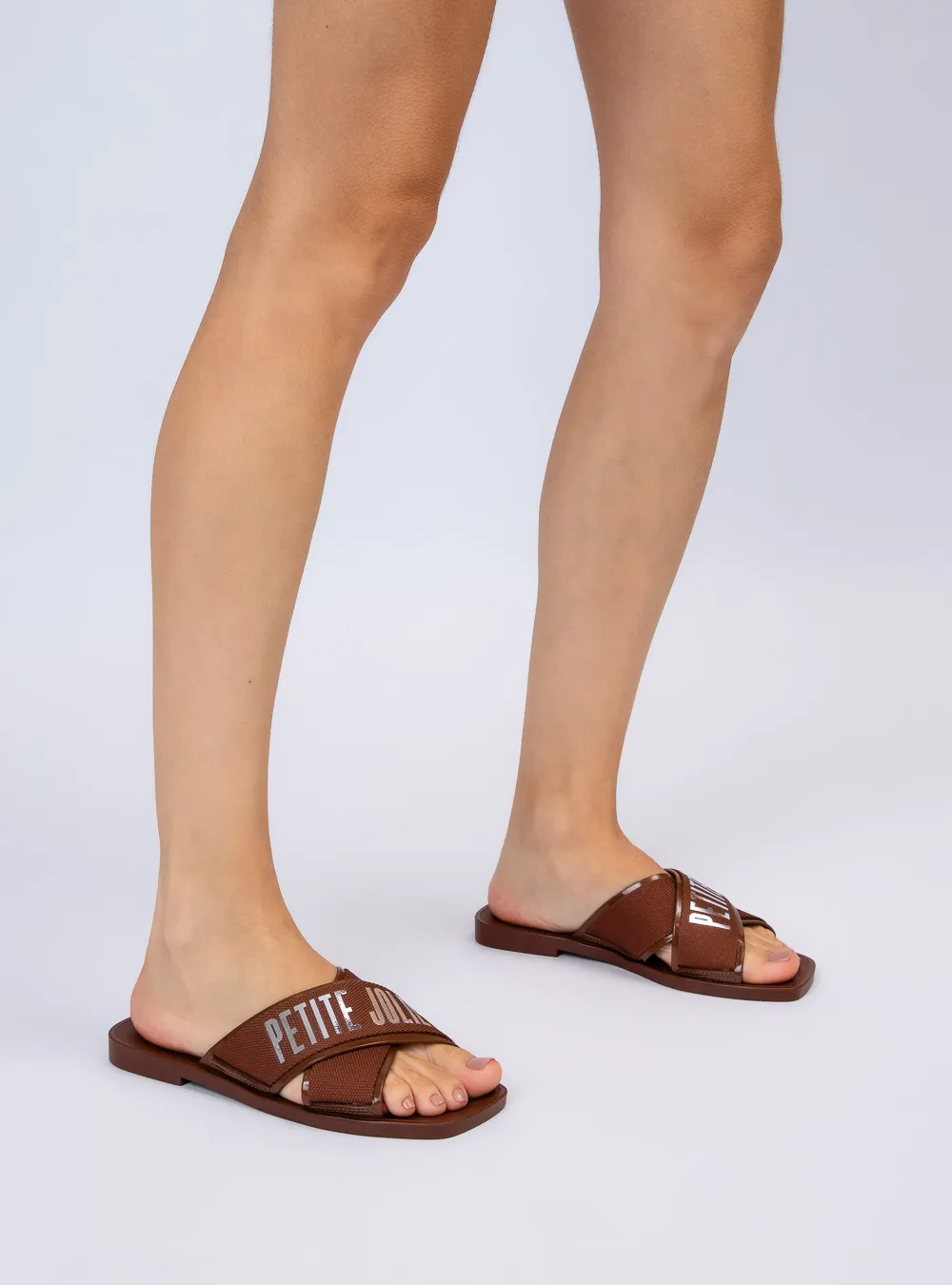 Chinelo Vibe Chocolate - Petite Jolie - Imagem 2