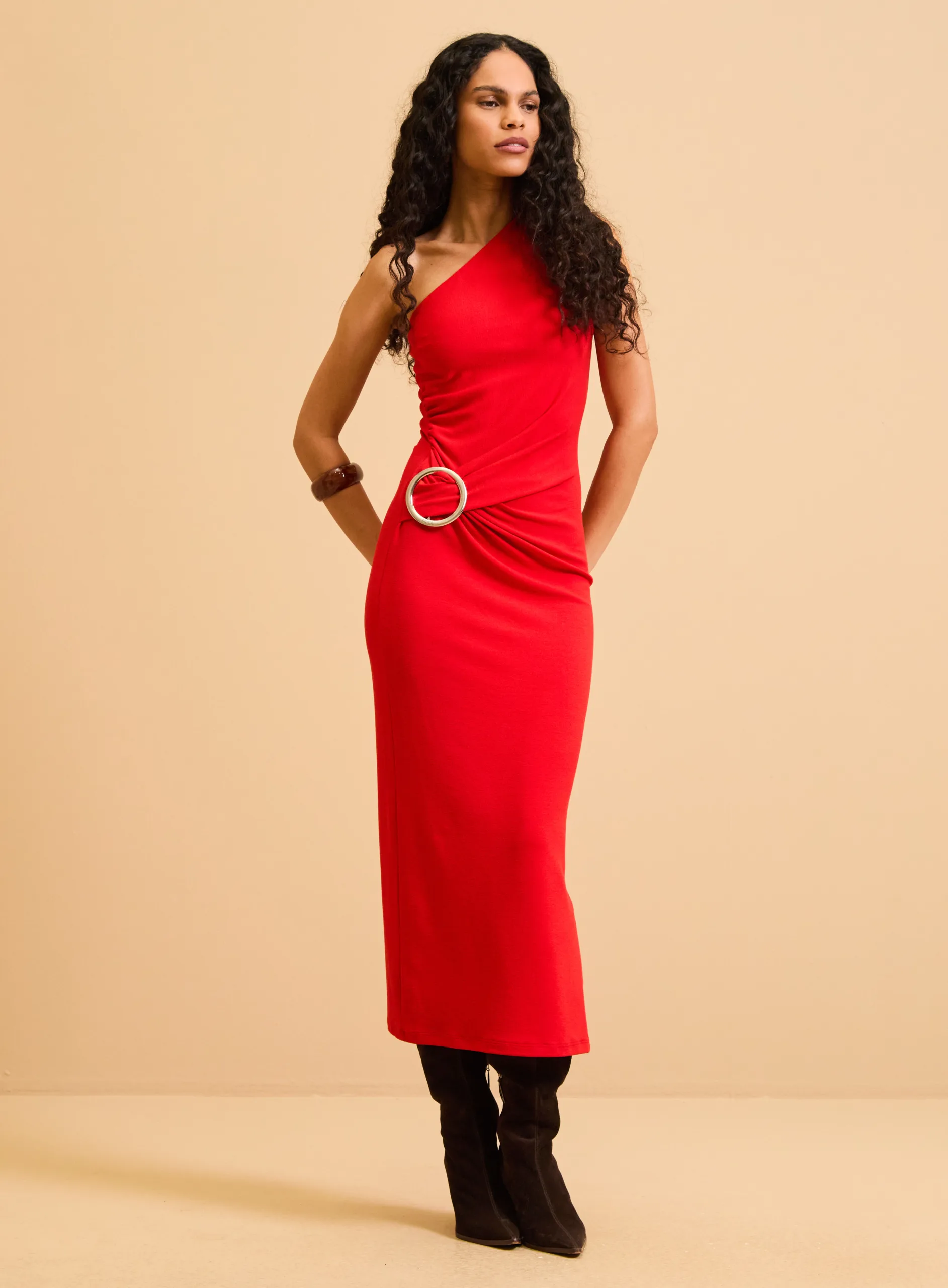 Vestido Midi Um Ombro com Drapeado e Argola - Forum - Imagem 4